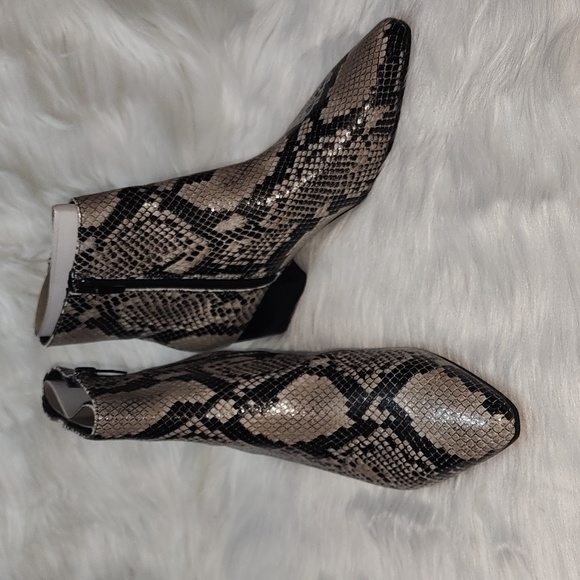 Marc Fisher Tammea Pointed Toe Ankle Fashion Boots Size: 7.5 - Picture 3 of 8